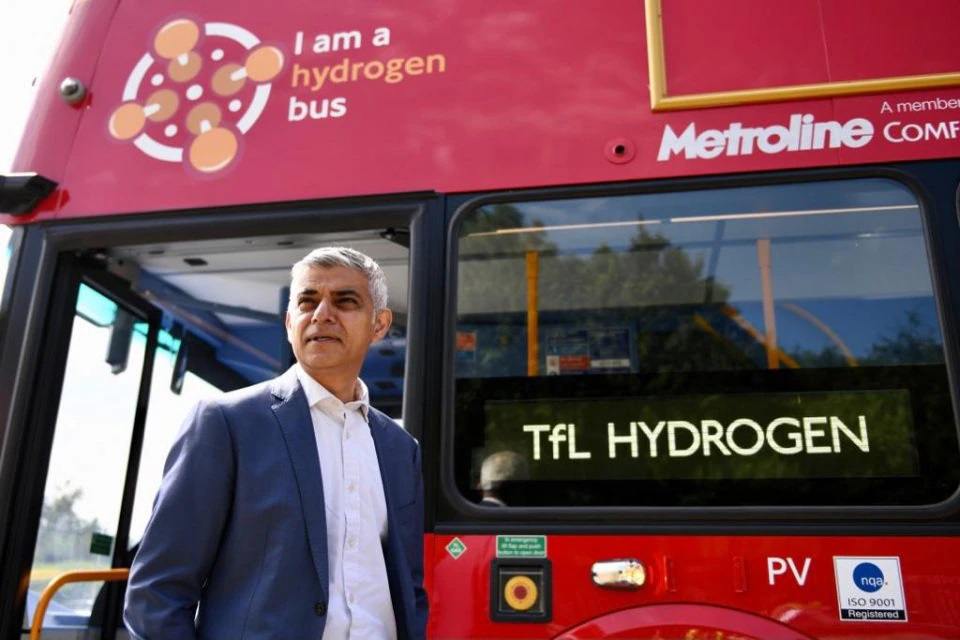 Hydrogen buses launched in London